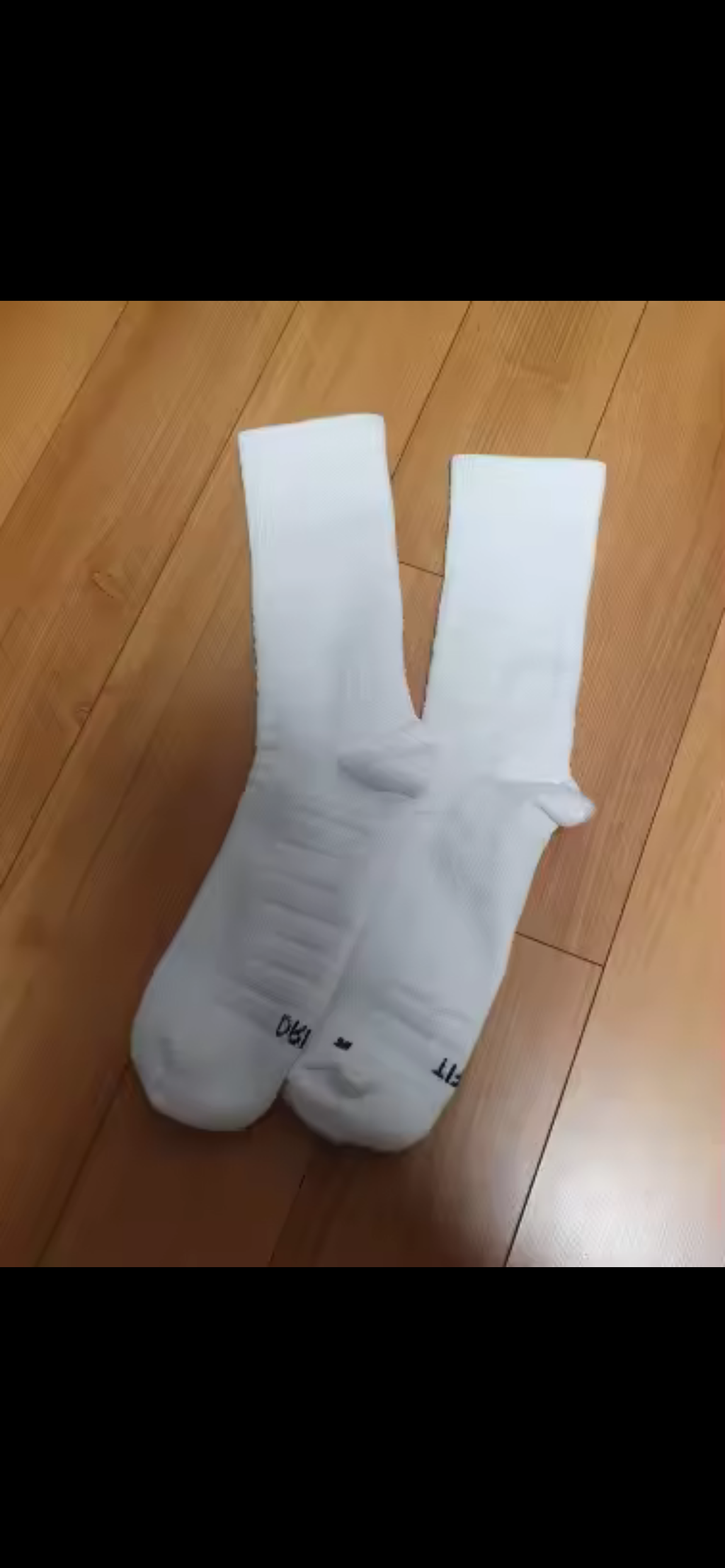 1 Pair of Mid Length Basketball Socks with Thickened Towel Bottom, anti Slip and Shock-Absorbing Sports Socks
